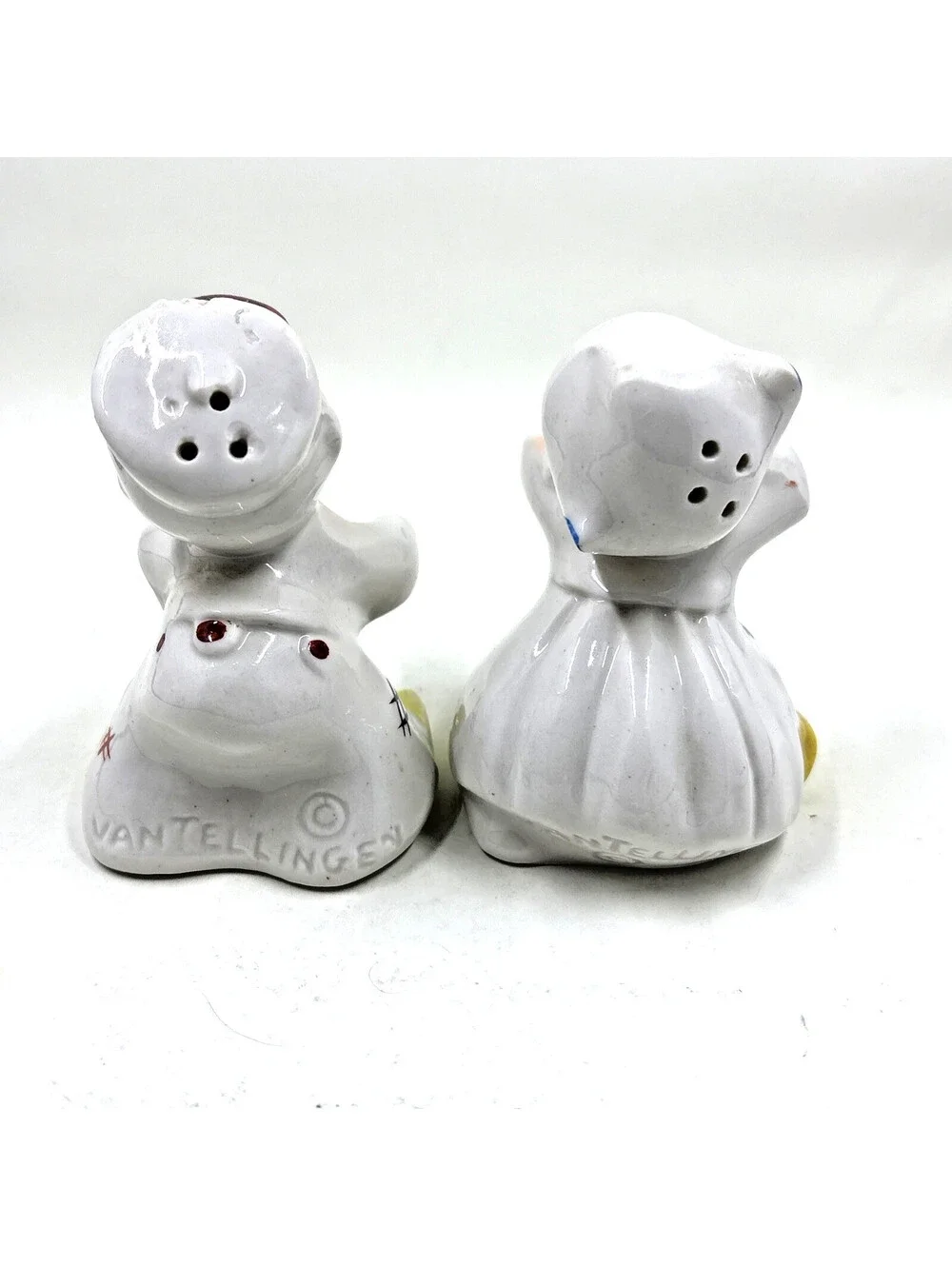 Vintage Van Tellingen Hand-Painted Hugging Dutch Boy and Girl Salt Pepper Shaker